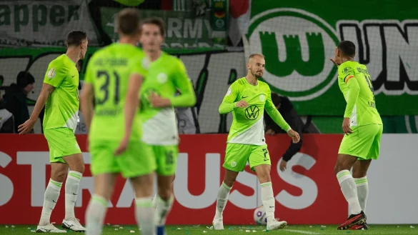 Der VfL Wolfsburg schmiss Pokalverteidiger RB Leipzig aus dem Wettbewerb. - &copy; Swen Pf&ouml;rtner/dpa