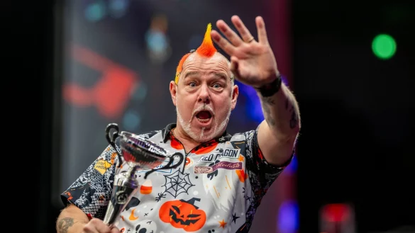 Kr&ouml;nte sich mit einer dominanten Leistung zum Darts-Europameister: Peter Wright. - &copy; David Inderlied/dpa
