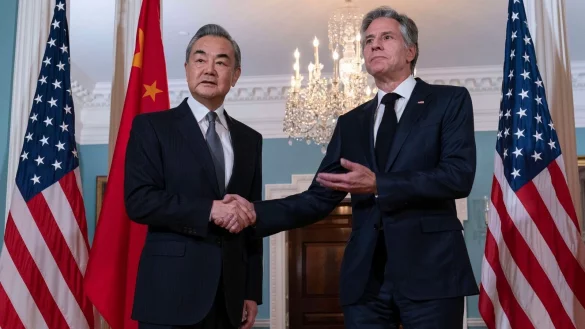 Chinas Au&szlig;enminister Wang Yi und US-Au&szlig;enminister Antony Blinken haben sich in Washington getroffen. - &copy; Jose Luis Magana/AP/dpa