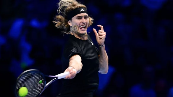 Alexander Zverev unterlag Daniil Medwedew in zwei knappen S&auml;tzen. - &copy; Marco Alpozzi/LaPresse via ZUMA Press/dpa