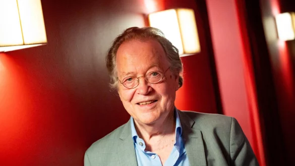 Der Theatermacher, Komponist und Regisseur Franz Wittenbrink im St. Pauli Theater. - &copy; Jonas Walzberg/dpa