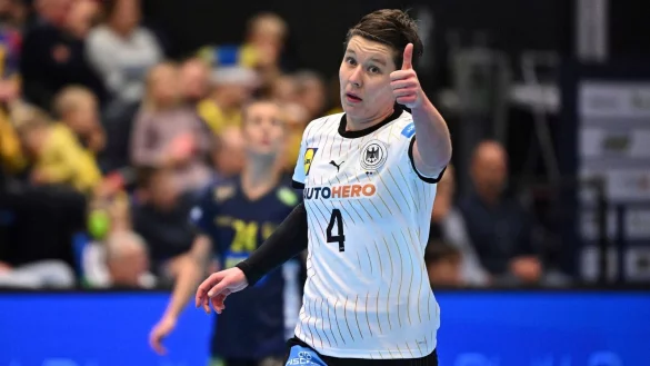 Alina Grijseels feiert ihren Treffer im Testspiel gegen Mitgastgeber Schweden. - &copy; Johan Nilsson/TT News Agency/AP/dpa