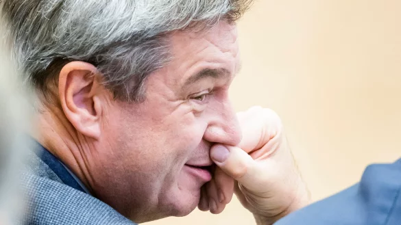 Markus Söder nimmt an der Sitzung des Bundesrates teil. - © Christoph Soeder/dpa