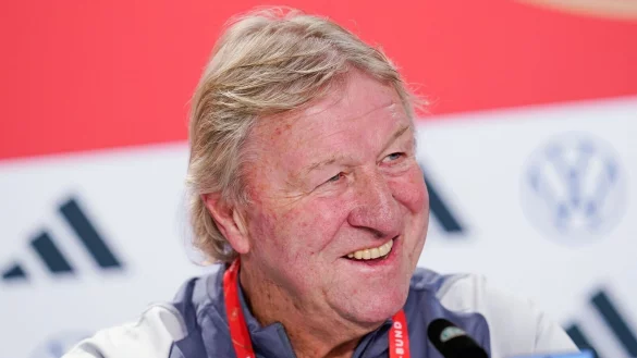 Ist vor dem Spiel gegen Wales zuversichtlich: Interims-Bundestrainer Horst Hrubesch. - &copy; Uwe Anspach/dpa