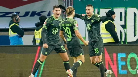 Der VfL Wolfsburg erspielte sich trotz fr&uuml;her Unterzahl drei Punkte in Darmstadt. - &copy; Uwe Anspach/dpa