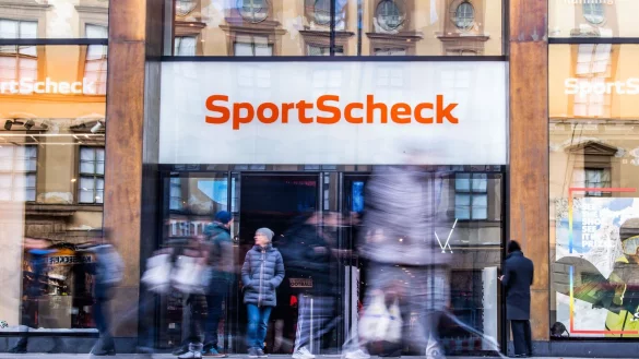 SportScheck-Filiale in der Münchener Fußgängerzone. - © Lino Mirgeler/dpa