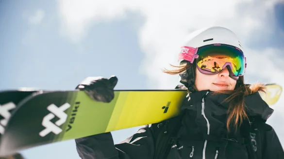 F&uuml;r mehr Lebendigkeit: V&ouml;lkl hat in seinem neuen Modell Blaze 114 nur im Bindungsbereich Titanal verbaut. - &copy; Syo Van Vliet/V&ouml;lkl/dpa-tmn