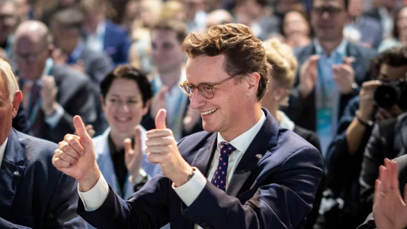 Hendrik W&uuml;st (CDU) wird als Vorsitzender der NRW-CDU beim Landesparteitag wiedergew&auml;hlt. - &copy; Christoph Reichwein/dpa