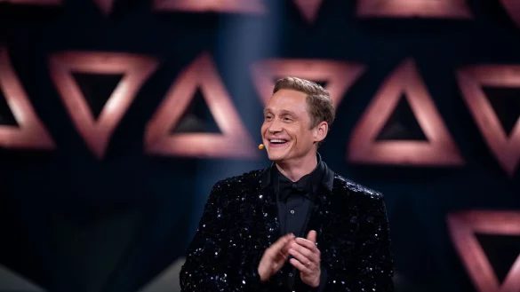 Matthias Schweigh&ouml;fer hat in der vorherigen Ausgabe von &laquo;Wer stiehlt mir die Show?&raquo; das Finale gewonnen und durfte die Moderation &uuml;bernehmen. - &copy; Julian Mathieu/ProSieben/Florida TV/dpa