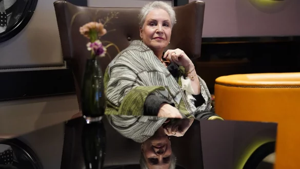 Die Schauspielerin Katerina Jacob in der Lobby eines Hotels in Hamburg. Sie wirbt f&uuml;r ihre neue ARD-Kom&ouml;die aus der Reihe &laquo;Anna und ihr Untermieter&raquo;. - &copy; Marcus Brandt/dpa