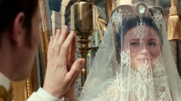 Sisi (Devrim Lingnau, r) und Franz (Philip Froissant) in einer Szene aus &laquo;Die Kaiserin&raquo;. - &copy; -/Netflix/dpa