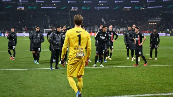 Torwart Kevin Trapp und die Frankfurter Eintacht unterlagen PAOK Saloniki mit 1:2. - &copy; Arne Dedert/dpa