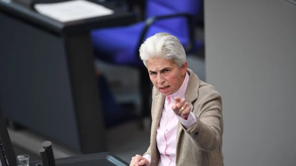 &laquo;Das Sonderverm&ouml;gen Bundeswehr in H&ouml;he von 100 Milliarden Euro bleibt weiter vorhanden, da es im Grundgesetz verankert ist. Hier gibt es keine Auswirkungen des Urteils&raquo;, sagt Marie-Agnes Strack-Zimmermann. - &copy; Kilian Genius/dpa