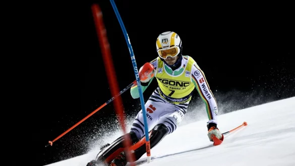 Fuhr beim Slalom in Madonna di Campiglio als bester Deutscher auf Rang neun: Linus Stra&szlig;er. - &copy; Gabriele Facciotti/AP/dpa