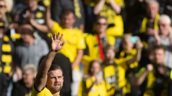 Dortmunds Niclas F&uuml;llkrug jubelt &uuml;ber sein Tor zum 1:0. - &copy; Bernd Thissen/dpa