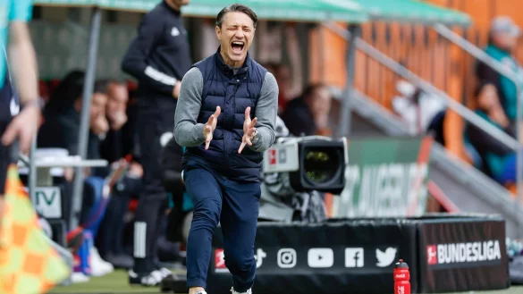 Wolfsburgs Trainer Niko Kovac &auml;rgerte sich nach der Partie in Augsburg &uuml;ber die ausgebliebene Rote Karte gegen Mads Pedersen. - &copy; Daniel L&ouml;b/dpa