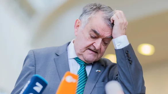 NRW-Innenminister Herbert Reul in D&uuml;sseldorf. - &copy; Rolf Vennenbernd/dpa