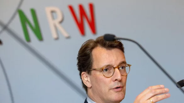 Hendrik W&uuml;st (CDU), Ministerpr&auml;sident des Landes Nordrhein-Westfalen, nimmt an einer Landespressekonferenz teil. - &copy; Thomas Banneyer/dpa