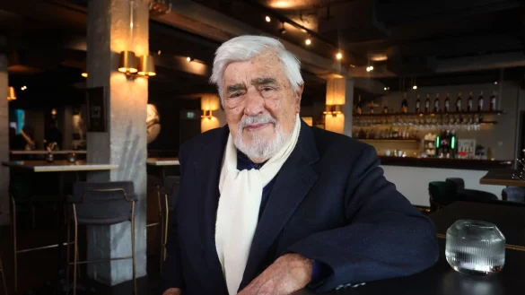 Mario Adorf stellte die technisch &uuml;berarbeiteten 4K-Fassung von &laquo;Winnetou I&raquo; vor. - &copy; Karl-Josef Hildenbrand/dpa