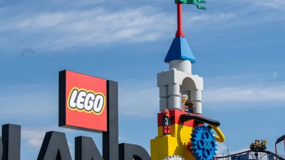 Bei dem Ungl&uuml;ck im August 2022 war ein Zug der Achterbahn &laquo;Feuerdrache&raquo; im Legoland-Park in G&uuml;nzburg auf einen vorausfahrenden Zug aufgefahren (Archivbild). - &copy; Stefan Puchner/dpa