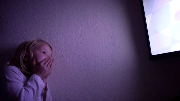 Schaurig-sch&ouml;n oder schon richtig gruselig? Damit sich Kinder nicht &uuml;berfordert f&uuml;hlen, sollten Eltern altersgerechte Filme aussuchen. - &copy; Silvia Marks/dpa-tmn