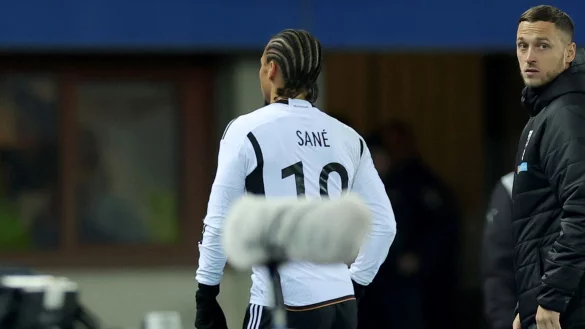 Hatte sich im Testspiel gegen &Ouml;sterreich nicht im Griff und sah die Rote Karte: Leroy San&eacute;. - &copy; Christian Charisius/dpa