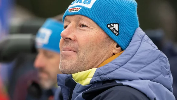 Trainer Uros Velepec hat gro&szlig;en Anteil am neuen Erfolg der deutschen Biathleten. - &copy; Sven Hoppe/dpa