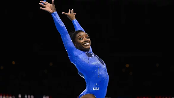 &Uuml;berragt weiter alle: Simone Biles aus den USA, hier bei ihrer Boden-&Uuml;bung. - &copy; Dirk Waem/Belga/dpa