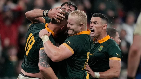 Die S&uuml;dafrikaner feiern ihren Sieg gegen England. - &copy; Lewis Joly/AP