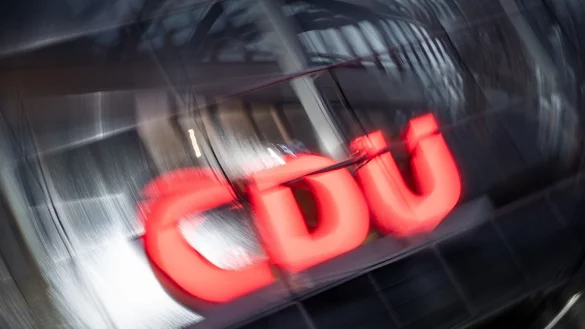 Das Logo der CDU. - © Michael Kappeler/dpa/Symbolbild