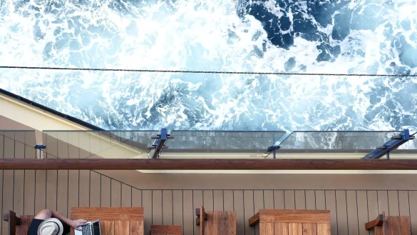 Auch auf Kreuzfahrt online sein - das ist vielen Passagieren wichtig. - &copy; Andrea Warnecke/dpa-tmn