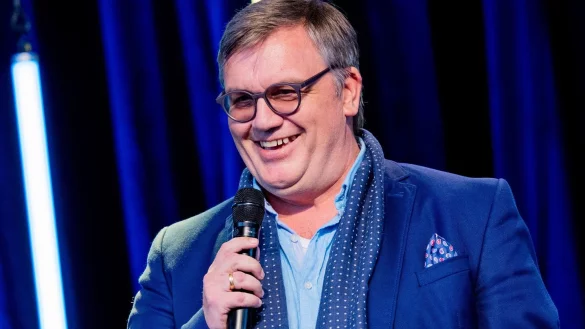 Hape Kerkeling, Moderator und Autor, spricht im Rahmen des internationalen Literaturfests Lit.Cologne auf der B&uuml;hne im Tanzbrunnen. - &copy; Rolf Vennenbernd/dpa/Archivbild