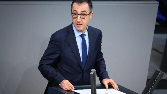 &laquo;Es ist vornehmste republikanische Pflicht eines jeden B&uuml;rgers dieses Landes, von uns allen, sich dem antisemitischen Hass entgegenzustellen&raquo;, sagt der Gr&uuml;nen-Politiker Cem &Ouml;zdemir. - &copy; Bernd von Jutrczenka/dpa