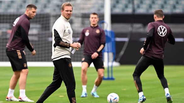 Bundestrainer Julian Nagelsmann will bei den logistischen Abl&auml;ufen rund um das DFB-Team mitbestimmen. - &copy; Federico Gambarini/dpa