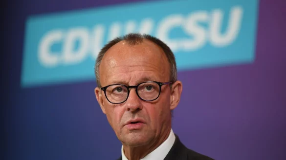Friedrich Merz, CDU Bundesvorsitzender und Fraktionsvorsitzender der CDU/CSU Fraktion, kn&uuml;pft ein Mitwirken der Union bei Migration an Bedingungen. - &copy; Serhat Kocak/dpa