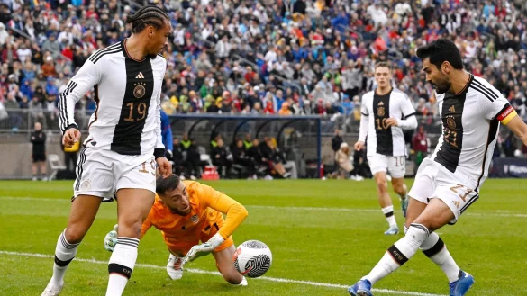 Leitete mit seinem Tor die Aufholjagd der DFB-Elf ein: Ilkay G&uuml;ndogan (r). - &copy; Jessica Hill/AP/dpa