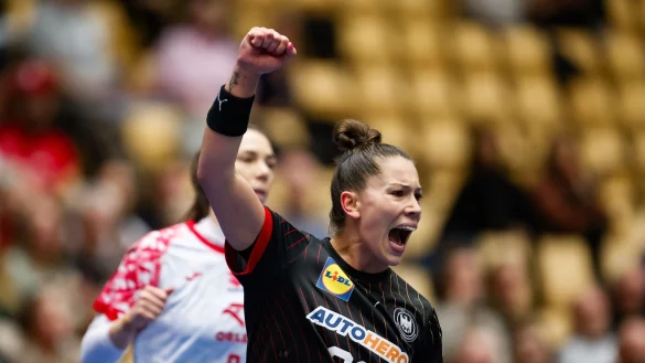 Deutschlands Emily B&ouml;lk jubelt &uuml;ber ihren &uuml;berraschend klaren Sieg gegen Polen. - &copy; -/dpa