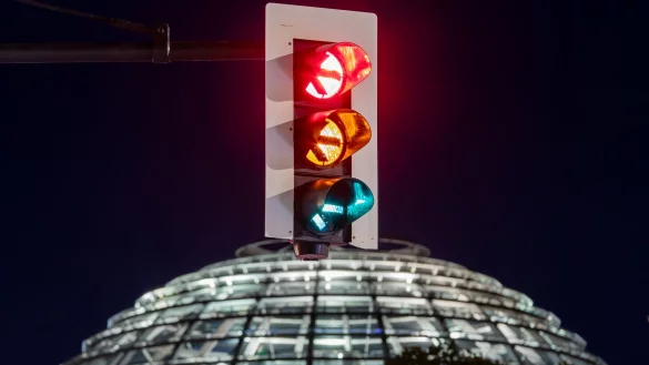 Auch die Ampel-Regierung hat gute Vors&auml;tze f&uuml;r das kommende Jahr. - &copy; Christoph Soeder/dpa