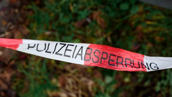 Ein Absperrband der Polizei. - &copy; Daniel Vogl/dpa/Symbolbild