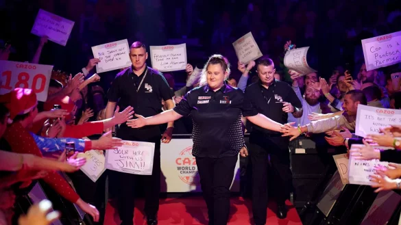 Ist Darts-Weltmeisterin bei den Frauen: Beau Greaves. - &copy; Zac Goodwin/PA Wire/dpa