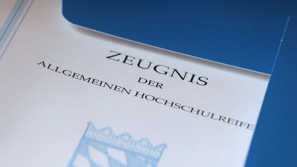 Laut dem Bundesverfassungsgericht k&ouml;nnen Zeugnisvermerke im Sinne einer Chancengleichheit geboten sein.
Sie d&uuml;rften dann aber nicht nur auf Legasthenikerinnen und Legastheniker begrenzt werden. - &copy; Karl-Josef Hildenbrand/dpa