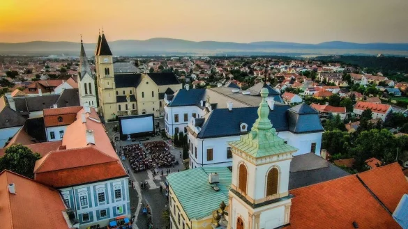 Das schmucke Veszprem nahe des ungarischen Plattensees ist Kulturhauptstadt 2023. - &copy; -/Veszprem-Balaton 2023/dpa