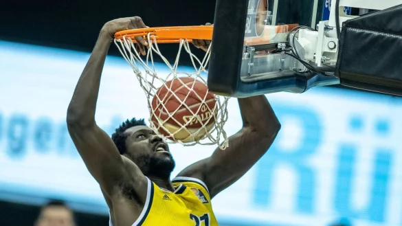 Holte 15 Punkte f&uuml;r Alba Berlin in Valencia: Christ Koumadje. - &copy; Andreas Gora/dpa