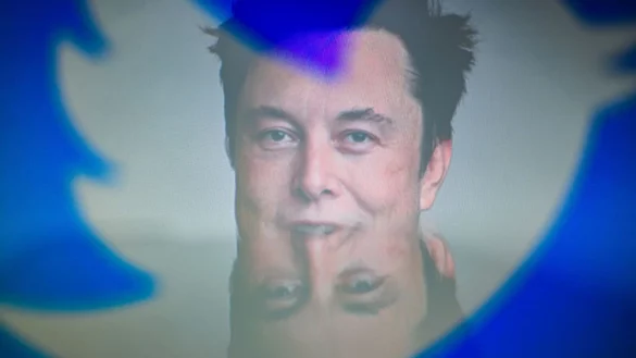 Elon Musk hat Twitter übernommen und führt Änderungen ein. - © Adrien Fillon/ZUMA Press Wire/dpa