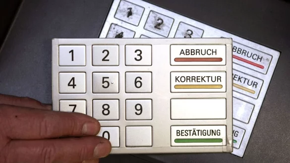 Datendiebe haben im laufenden Jahr wieder deutlich h&auml;ufiger an Geldautomaten in Deutschland zugeschlagen. - &copy; Fredrik von Erichsen/dpa