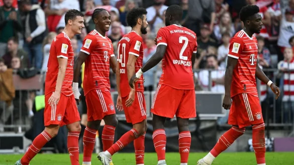 Die Spieler von Bayern M&uuml;nchen jubeln &uuml;ber das Tor zum 5:1. - &copy; Sven Hoppe/dpa