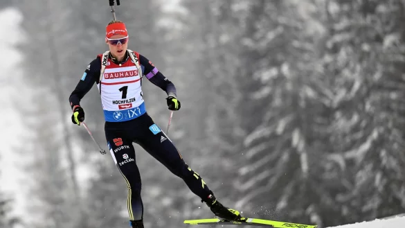 Biathletin Denise Herrmann-Wick kam beim Weltcup in Hochfilzen in der Verfolgung auf den fünften Rang. - © Andreas Schaad/AP/dpa
