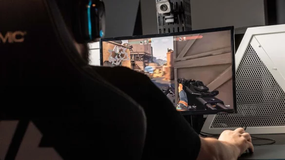 Das ehemalige FPX-Lineup &uuml;berzeugt beim ersten Auftritt f&uuml;r ihr neues Team Natus Vincere. - &copy; Zacharie Scheurer/dpa-tmn/dpa