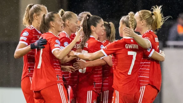 Die Fußballerinnen des FC Bayern München treffen auf den FC Barcelona. - © Ulrich Gamel/Kolbert-Press/dpa