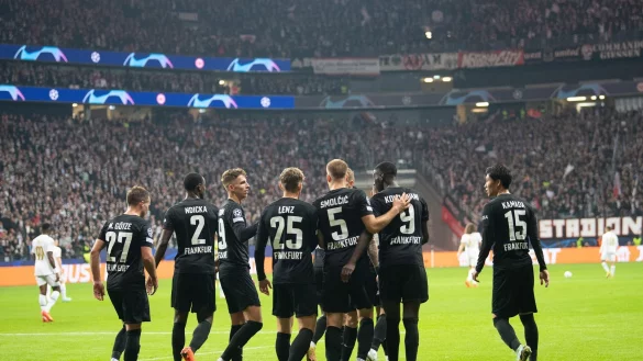 Frankfurts Spieler nach dem 2:1 gegen Olympique Marseille. - © Sebastian Gollnow/Deutsche Presse-Agentur GmbH/dpa